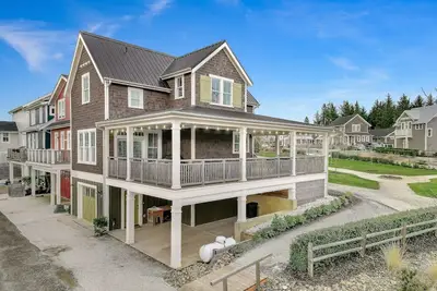 Image de *New* Seabrook's The Beach Pine: Dog Friendly, Hot Tub!