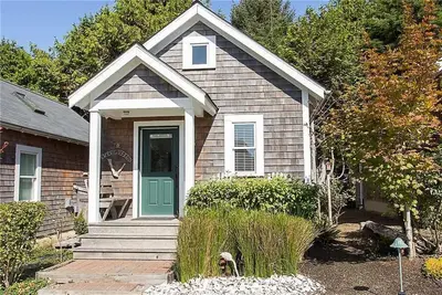 Image de Seabrook's The Evergreen Cabin: Dog Friendly