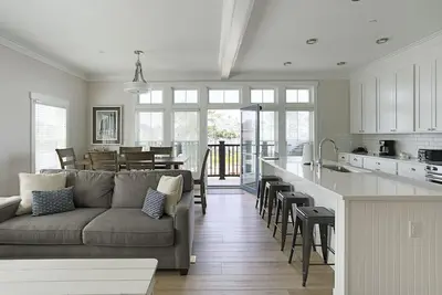 Image de *New* Seabrook's Urban Ocean: Downtown Location!