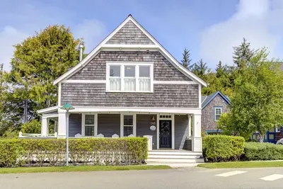 Image de *New* Seabrook's Vitamin Sea: Hot Tub, Close to Basketball Court & Park!