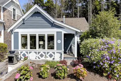Image de *New* Seabrook's Woodland Cottage: Dog Friendly!