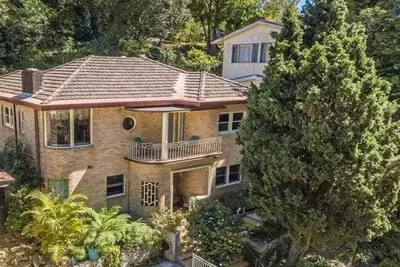 Image de Large gracious Art Deco house private & conveniently located. Sleeps 12