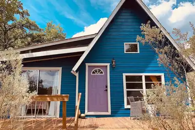 Image de Cottage-Salle de bain partagée-Kind Of Blue at Mosaic