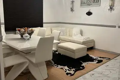 Image de Spacious, Family Friendly, Centrally Located