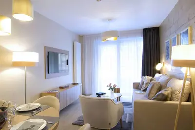 Image de Appart élegant au Alpes | piscine chauffée + spa!