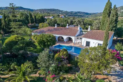 Villa dos Ciprestes by Portucasa