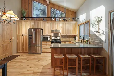 Image de 14 Mt Hood - Sharc, Wooded View, Huge Deck, Pet Friendly