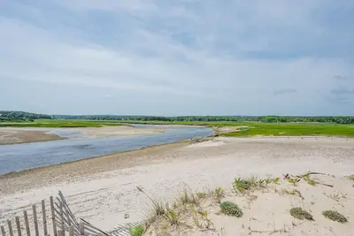 Image de Charming 2 story cottage is located in exclusive Cape Shore Village overlooking Scorton Creek