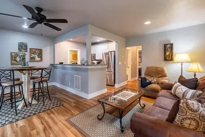 Image de 11th Street Cottage- Private deck just blocks from downtown Cody, Wy