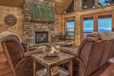 Image de Heavenly Hideaway - Outdoor Living Area | Panoramic Views | Hot Tub