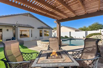 Image de Mountain Views | Pool | Hot tub | Fire pit | Bbq |Gold Canyon| | Hiking |Golf |Unique Experience