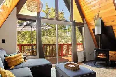 Image de A-Frame Casita + Wi-Fi + Ev Charger + Views + Hiking!