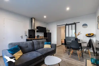 Image de Ideal couple & professionnel - Centre ville - Wifi - Proche gare