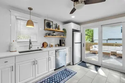 Image de Bungalow Blue in Bradley Park! Beach Badges Included!