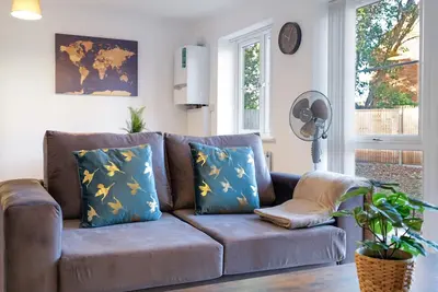 Image de Pinewood 2 Bedroom Apartment 02 By Arista Living