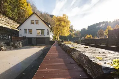 Image de Moderne Ferienwohnung nur Wenige Fußminuten zur Historischen Altstadt