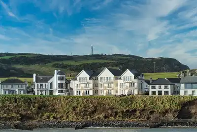 Image de Beautiful apartment in Portballintrae w/ Sea Views