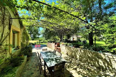 Image de Gîte de groupe 3*, 15/19p, parc, salle de réception de 110m2/cuisine semi pro