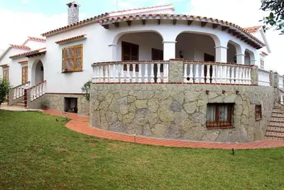 Image de Villa Santa Ana: Villa spacieuse en bord de mer à Es Castell.