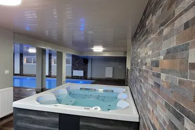 Image de Gîte \"Les Deux Eaux\" - 230m2 - Piscine Intérieure de 12m, Spa, Sauna, Hammam