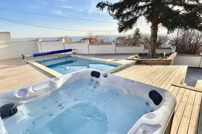 Aquamarine house, lovely sea view, private pool, jacuzzi