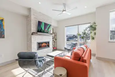 Image de Fourth Street Crossing Royal Townhome: Rooftop Hot Tub