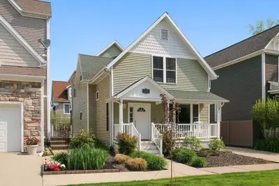 Image de Huron Cottage, 3 Bedroom Near Downtown South Haven and Beach | Dog Pet Friendly