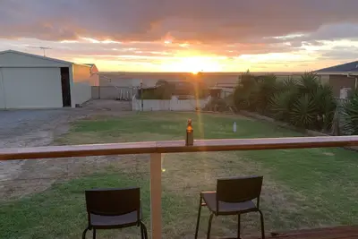 Image de Convenient, central location with stunning rural views