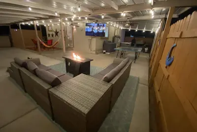 Image de Cozy spanish style bungalow; huge private covered patio includes spa and more!