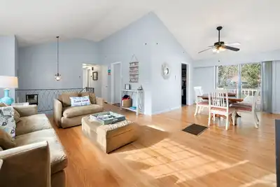 Image de Close to Mystic, Stonington, Westerly. Room for everyone. 3 mins to Ocean Beach.