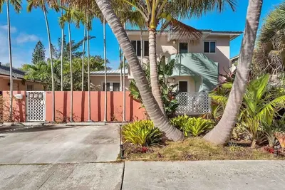 Image de Art Deco Apt w Pool One Mile to Beach Pets Welcome