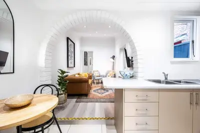 Image de Contemporary 2-Bed House in Trendy Enmore