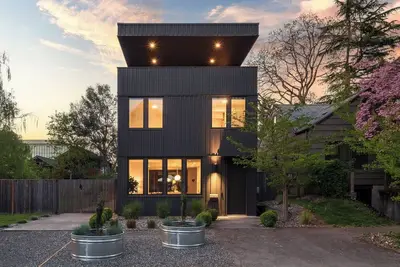 Image de fifty windows I light filled getaway