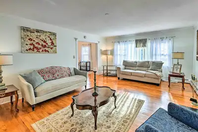 Image de Charming Elmsford Home ~ 23 Mi to Manhattan!