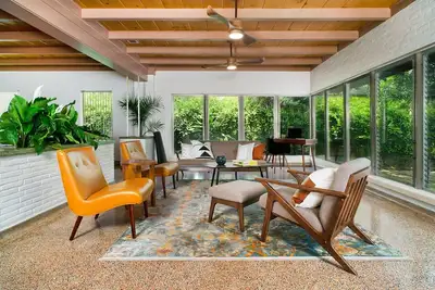 Image de A Wonderful Time Events, Mid Century Modern Historic Palm Blvd