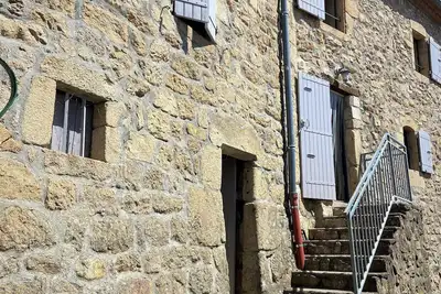 Image de Calme, charme, et vue dégagée dans un hameau au pied des Cévennes ardéchoises