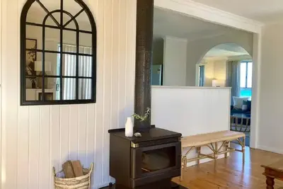Image de Ocean view cottage 5 minute walk from beach!