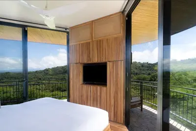 Image de Experience your suite in the middle of the trees