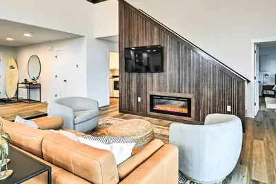 Image de Modern Ocean Shores Getaway with Dock!
