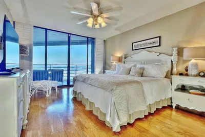 Image de Beachfront Beauty, Amazing Balcony Views, Pool, Hot Tub, Fitness Center, Sauna!   