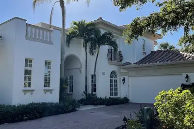 Image de Gorgeous home in Las Palmas within The Colony!