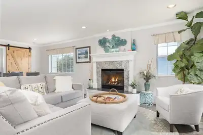 Image de Stunning, Beach Home near Santa Cruz Beach & Boardwalk, Walk Downtown! Superhost
