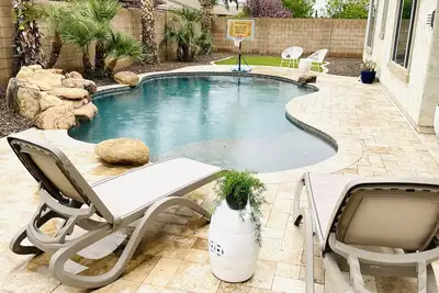 Image de Spacious Family Oasis - 4+ bedroom -Beautifully Clean - Pool