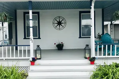 Image de Beautiful 2 bedroom rental, Close walk to the beach!