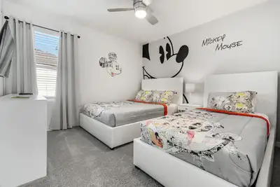 Image de Gorgeous Villa Solara Resort 6Bed/5Bath/Pool/Jacuzzi/18 Min From Disney