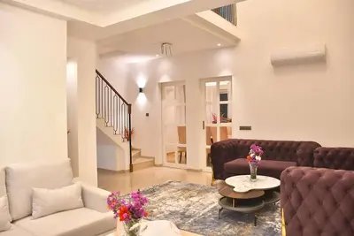 Image de LuxuryHouse-3br-Free Car & Driver-Balcony-WiFi
