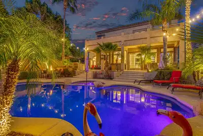 Private backyard w/heated pool/spa. 20 mins from Tpc and Super Bowl