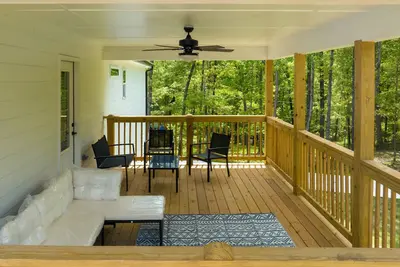 Image de Reduced Winter Rates | 3 Br | Lake Lanier | 9 Hole Mini Golf Course | Air Hockey, Pac Man, Kids Zone