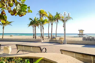 Image de Lovely set of condos with central Ac, fitness area, fast WiFi, & washer\/dryer