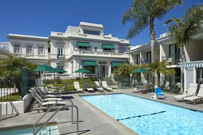 Image de Explore Coronado! Near Horton Grand Theater, On-site Pool, Beach Access!